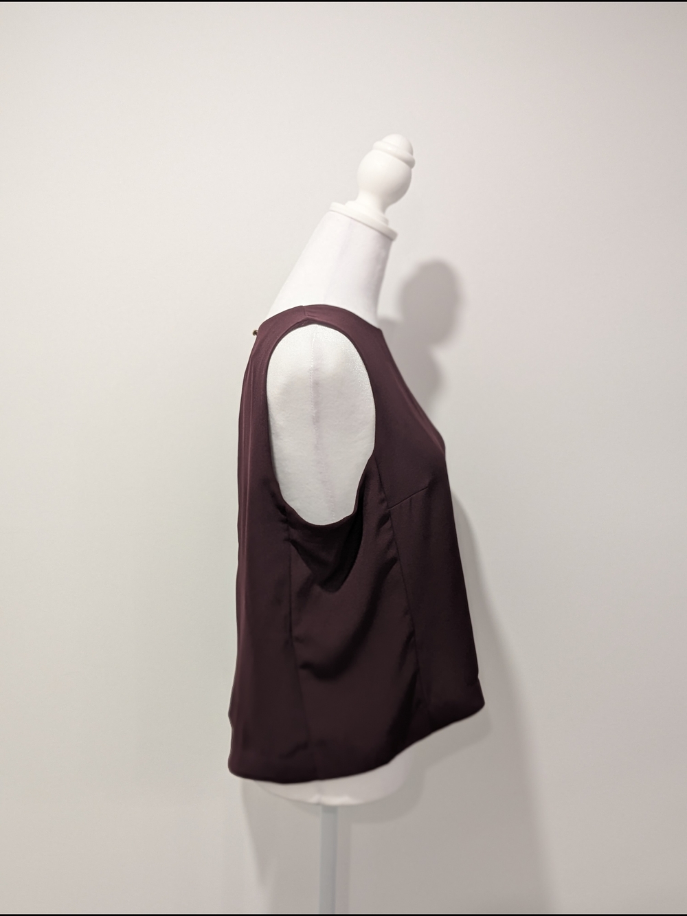 Dynamite Sleeveless Crewneck Open Back Shell Blouse in Deep Burgundy - Picture 4 of 7